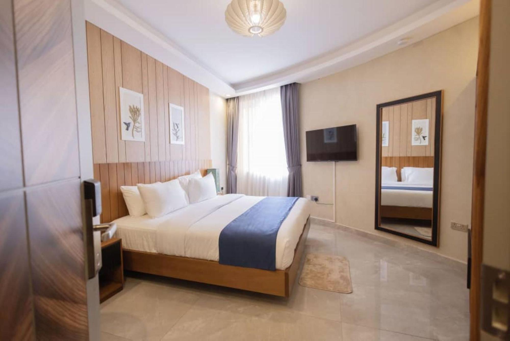 Grik Hotel - Entebbe Zewnętrze zdjęcie