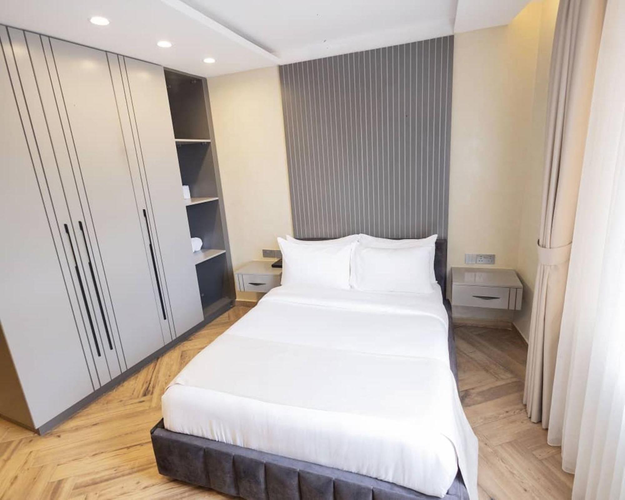 Grik Hotel - Entebbe Zewnętrze zdjęcie