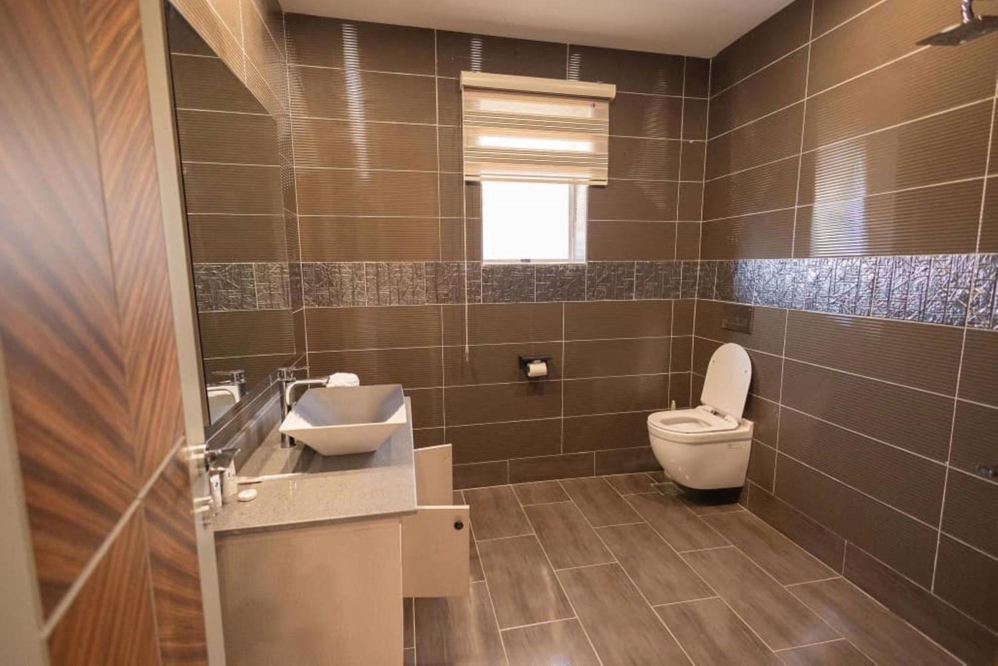 Grik Hotel - Entebbe Zewnętrze zdjęcie