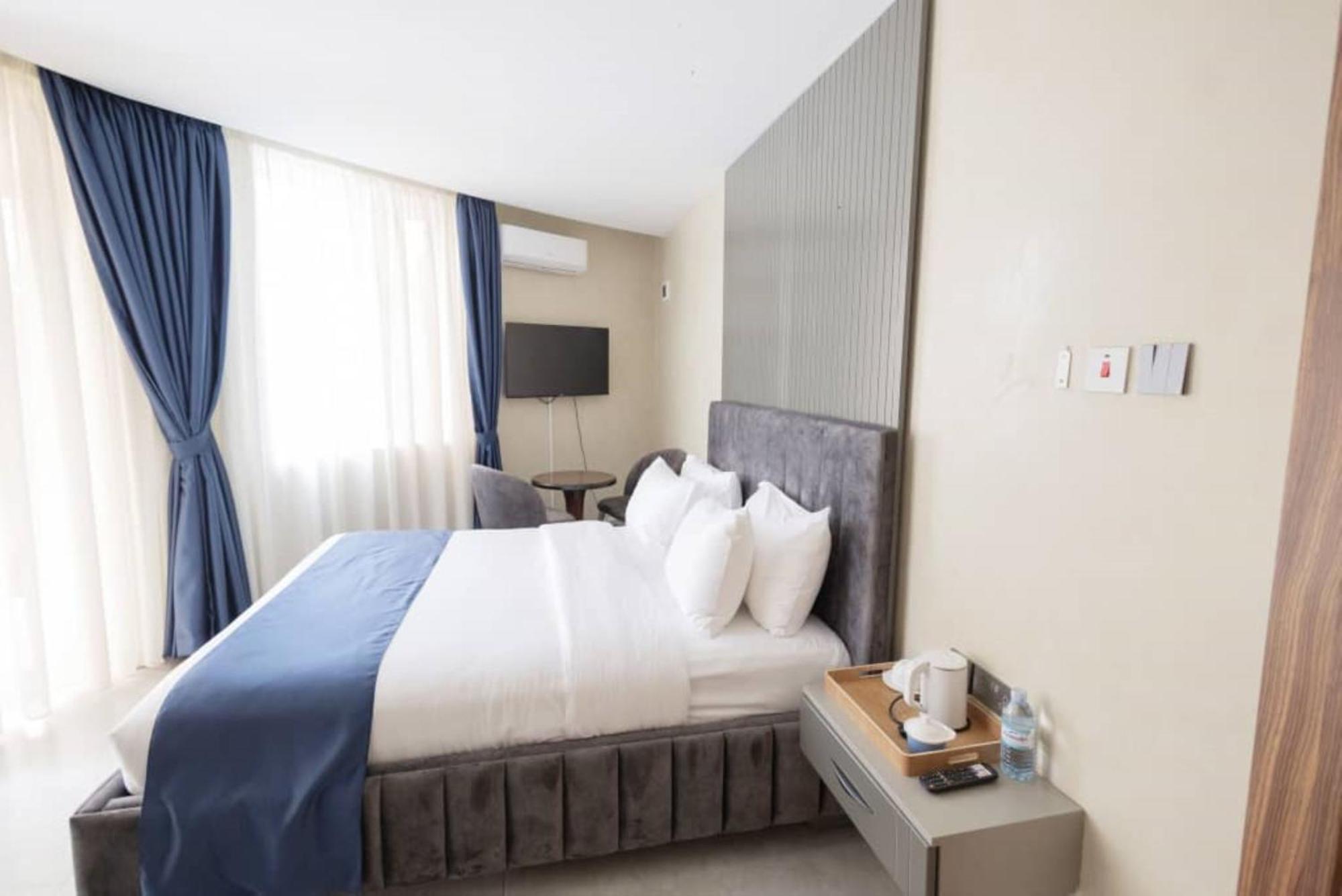 Grik Hotel - Entebbe Zewnętrze zdjęcie