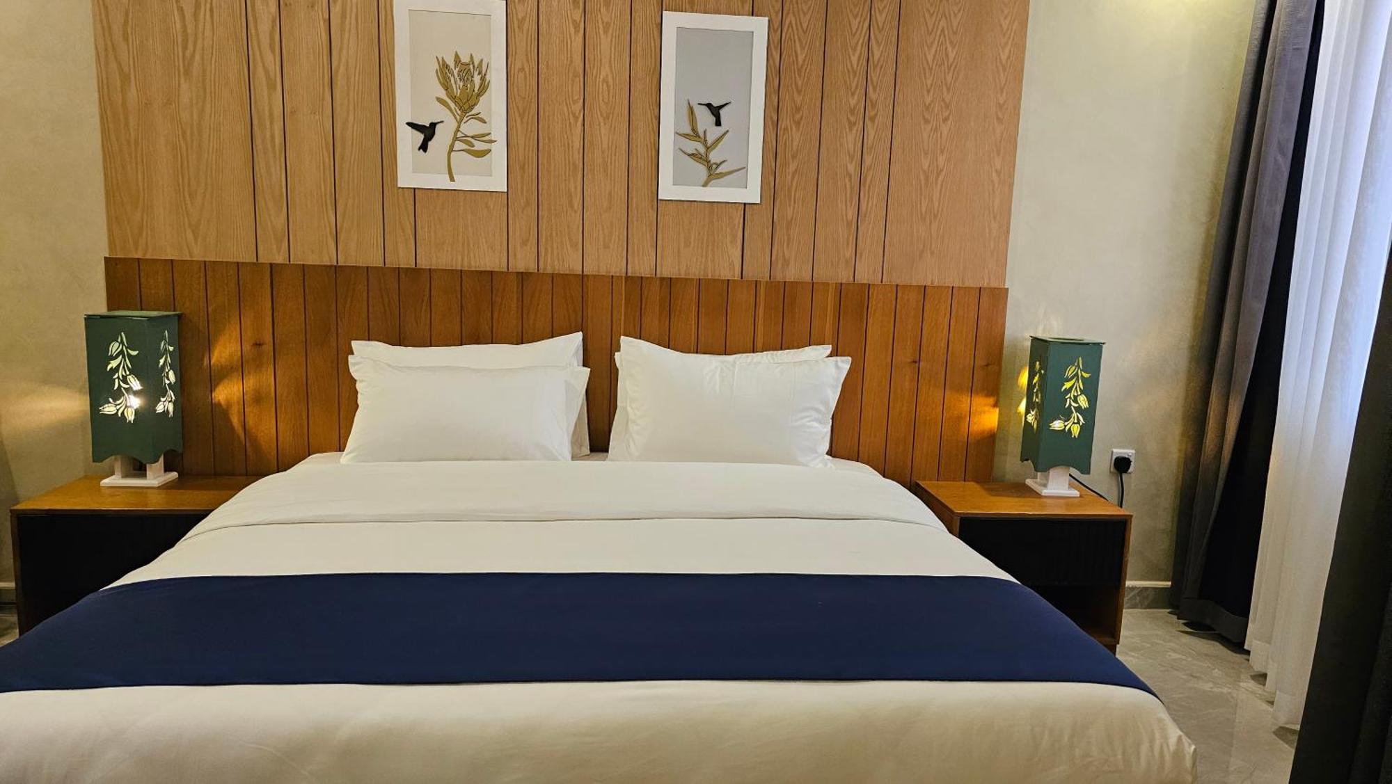 Grik Hotel - Entebbe Zewnętrze zdjęcie
