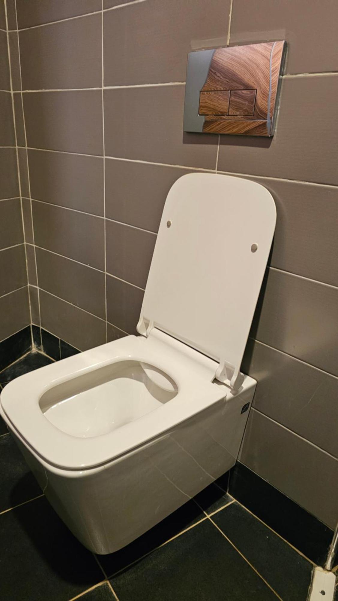 Grik Hotel - Entebbe Zewnętrze zdjęcie