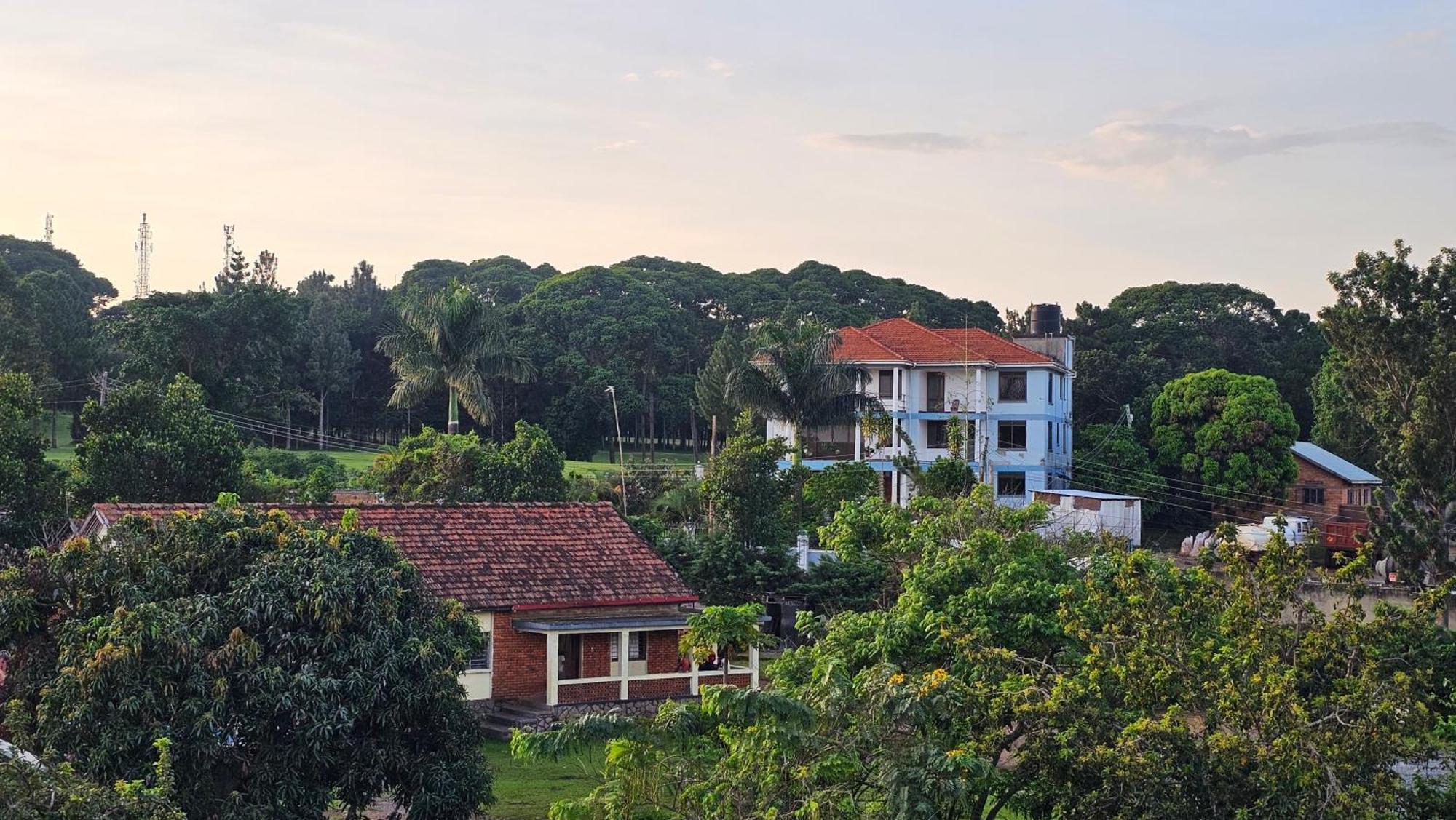 Grik Hotel - Entebbe Zewnętrze zdjęcie