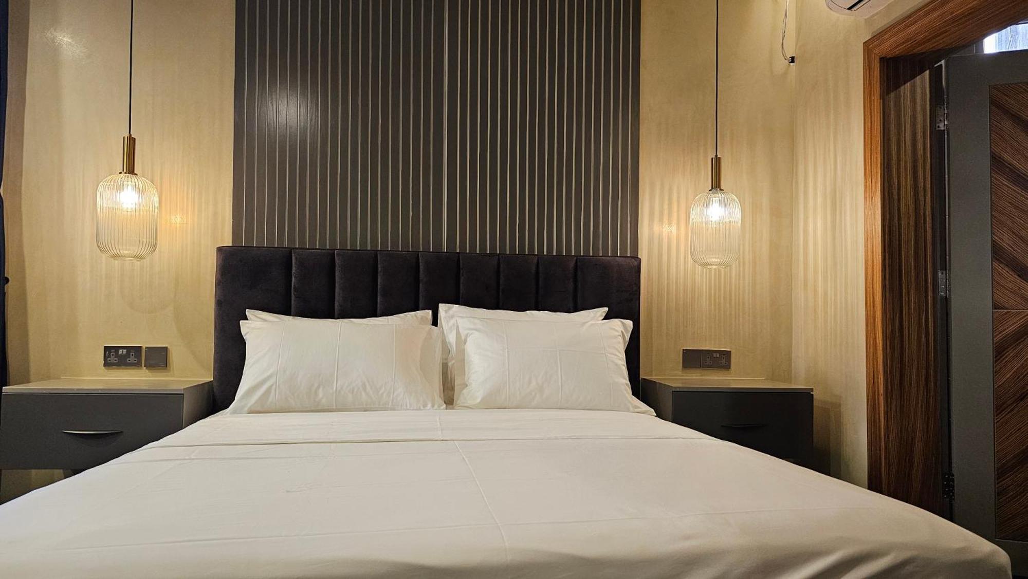 Grik Hotel - Entebbe Zewnętrze zdjęcie