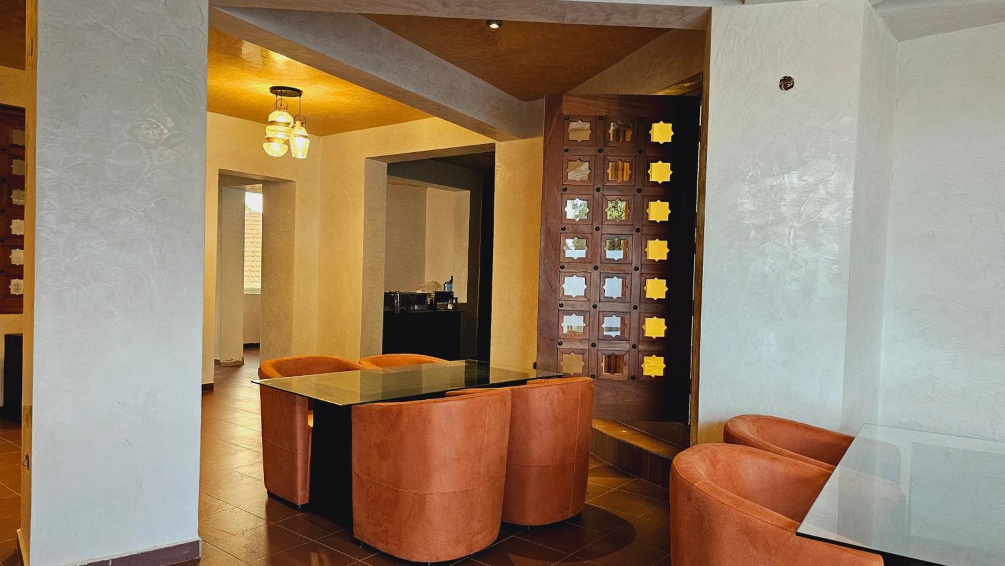Grik Hotel - Entebbe Zewnętrze zdjęcie